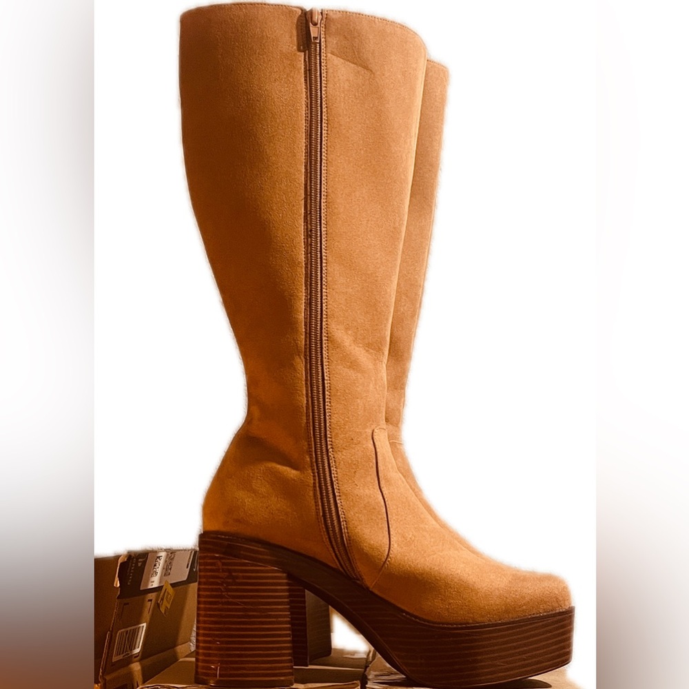 Chic Tan Platform knee high Boots